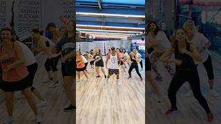 ZUMBA BARRACA MUNDO dance dancerchallenge zumba dancevideo youtubeshorts shortvideo shorts [upl. by Lynnea]