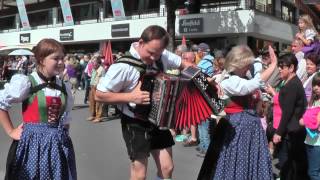 Seefelder Handwerksfest 2015 Trachtenumzug [upl. by Ielarol]