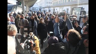 Directo  Llegada del AVE a la estación de tren de Ourense [upl. by Ydnes768]