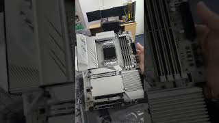 Unboxing the GIGABYTE X670E Aorus Pro X [upl. by Stryker]