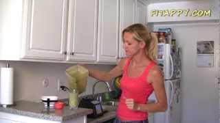 BananaBerry amp Spinach Smoothie Post Workout drink [upl. by Nivat]