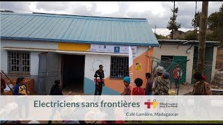 Reportage quotCafé Lumière  Quitter lobscurité à Madagascarquot [upl. by Coveney]