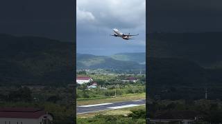 Pesawat Batik Air Take Off Bandara Komodo Labuan Bajo [upl. by Chobot837]