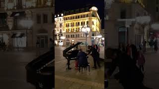 An der Alten Oper quotOpen Piano Refugeesquot 🎶🎹🎵 live livemusic music piano pianomusic frankfurt [upl. by Jeannine]