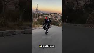 この男は彼の自転車を1つの車輪で運転しました 😯 [upl. by Annoif]