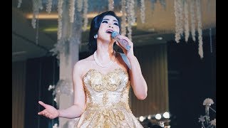 Huang Jia Mei  LIVE SHOW PERFORMANCE Ai Ni Yi Wan Nian  黄家美  表演 愛你一萬年 [upl. by Aryek24]