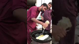 The Famous Doodh jalebi in Lahore streetfoodlahore streetfood lahoristreetfood doodhjalebi [upl. by Saile]