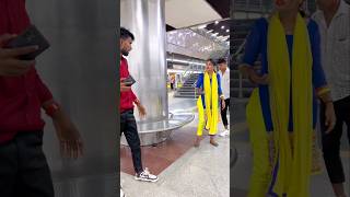 Gf bf dar gayi 🤣 metro station 🥰funny publicreaction bhojpuri prank trinding viralshorts [upl. by Corissa]