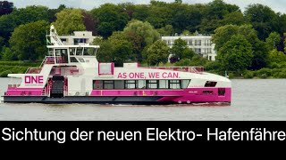 1 Sichtung der neuen Elektrofähre im Hamburger Hafen [upl. by Atikan]