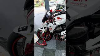 Yoshimura  AR  Akrapovic [upl. by Suvart]