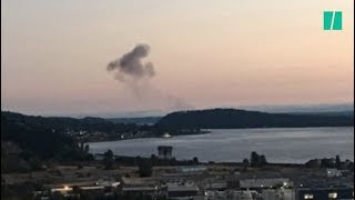 À Seattle un homme vole un avion dans un aéroport et sécrase au décollage [upl. by Yrelbmik194]