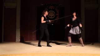 Loredana Pirvu y Cristina  esgrima escenica espada y daga LADRONAS [upl. by Hallsy]