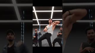 Tiger Shroff dance move  shorts trending viralvideo tigershroff taubatauba [upl. by Kesia994]