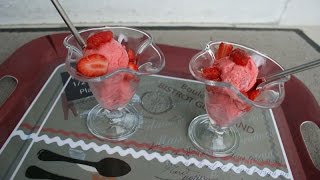 Sorbet à la fraise au thermomix TM31 de Vorwerk [upl. by Oninrutas102]