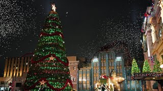 Universals Holiday Parade Featuring Macys 2022  Universal Orlando Resort 4K [upl. by Walkling]