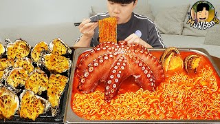 ASMR MUKBANG 직접 만든 대왕문어 해물 열라면 김밥 김치 유부초밥 먹방 RAMYEON amp KIMBAP MUKBANG EATING SOUND [upl. by Niple]