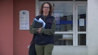 Emmanuelle 43 ans au chômage et radiée de Pôle emploi  2602 [upl. by Ellmyer958]