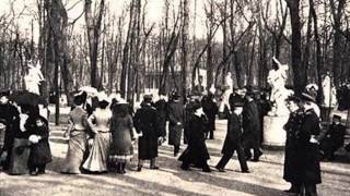 German Soprano Erna Sack  Johann Strauss quotFrühlingsstimmenquot 1940 [upl. by Heidy146]