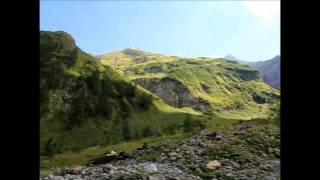 Wandern in den AlpenAufstieg zur FredericSimmsHütte 2004 m [upl. by Eirdua]