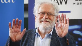 PhysikNobelpreisträger Anton Zeilinger will anständig ausschauen [upl. by Eihpos]