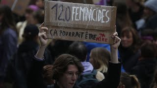 Plusieurs mobilisations contre les violences faites aux femmes à travers le monde [upl. by Lightman]