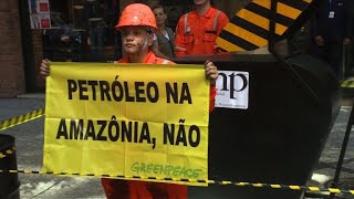 Greenpeace proteste contre lexploitation pétrolière en Amazonie [upl. by Tratner]