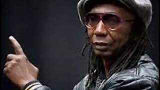 Thomas mapfumo Hurukuro featuring Ephraim Karimaura on lead guitar [upl. by Anzovin142]