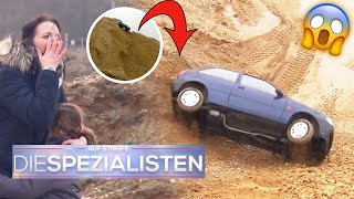 quotScheie der rutschtquot😱 Auto stürzt mitsamt Frau die Kiesgrube hinab 😖  Die Spezialisten  SAT1 [upl. by Omocaig168]