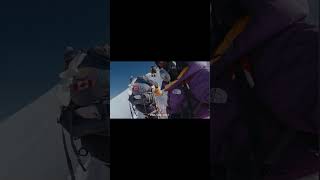 UNE CREVASSE SÉCROULE A LEVERSETfortnite pourtoi everest inoxtag youtube [upl. by Laamak]