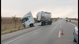 KonyaAnkara kara yolunda kum fırtınası [upl. by Pirri]