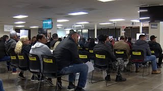 Asesoría legal gratuita en el Consulado de México en Dallas [upl. by Hnah980]