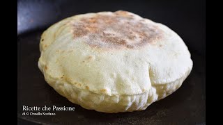 Pane naan senza lievito  Panini allo yogurt leggeri veloce in padella  Ricette che Passione [upl. by Torrie]