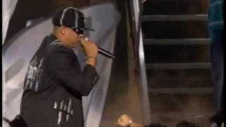 Hector el father cantando quotsolaquot en premios juventud [upl. by Aniteb]