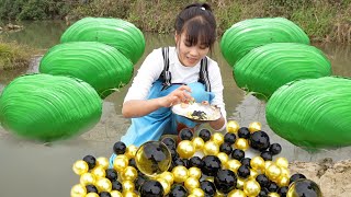 🔥 Unnatural Wonder Girl Finds Giant PearlFilled Mutant Clam Turning Riverbed into Treasure Trove [upl. by Yrebmik]