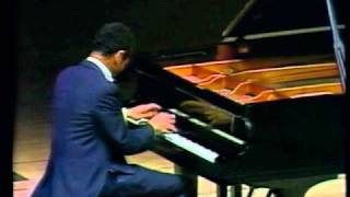 Liszt  Andre Watts  Paganini Etudes Nos 1 Trémolo and 2 Octaves [upl. by Atnicaj]