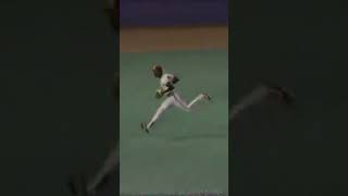 Willie McGee Holds Mookie Wilson To A Single [upl. by Ikkela175]