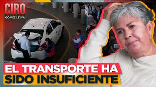 ¡Frustración Pasajeros del AICM esperan hasta 30 min para abordar un taxi  Ciro Gómez Leyva [upl. by Arayt]