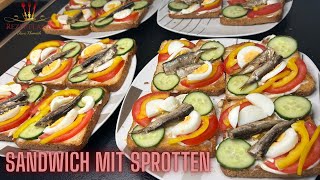 Toast mit geräucherten Sprotten und frischem Gemüse Sehr schnell kochen rezeptland [upl. by Maiocco]