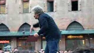 VDay  Beppe Grillo quotLi coglieremo alla sprovvistaquot [upl. by Ellek]