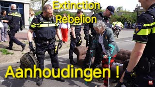 💥AANHOUDINGEN💥Actievoerders Extinction Rebellion blokkeren weg INGkantoor Leiden Poitie XR [upl. by Acnoib]