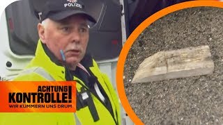 Polizei entsetzt 1kg Holzkeil ungesichert am LKW auf der Autobahn  Achtung Kontrolle  kabel eins [upl. by Yelloh]