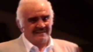 Vicente Fernandez llora en su ultimo concierto [upl. by Novi]