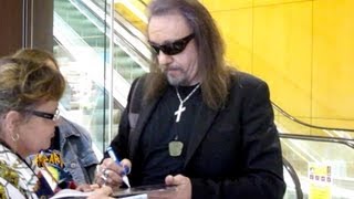 ACE FREHLEY MEETS SYDNEY FANS [upl. by Aneehsak274]