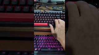 Mechanical Keyboard Sound Test  Keychron C3 Pro Brown Switch vs Razer Blackwidow V3 Green Switch [upl. by Erikson]