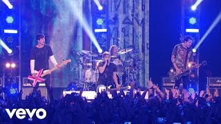 5 Seconds of Summer  She Looks So Perfect Vevo Certified Live [upl. by Ailesor]