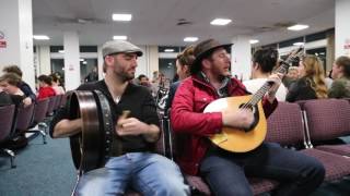 Irish flight delayed so trad session started between DaoiríFarrell Geoff Kinsella and Robbie Walsh [upl. by Hcra395]