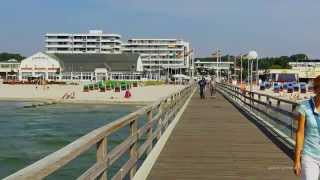 Ein toller Urlaub Grömitz Ostseebad Auf der Seebrücke Blick über den Strand und die Skyline [upl. by Enelak]