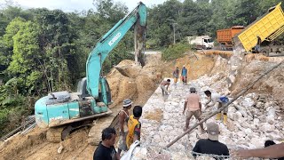 INI BARU KEREN KEAHLIANSATU JUTA DOLAROPERATOR EXCAVATOR SKILL DEWA DI PEKERJAAN TURAP working [upl. by Papke292]