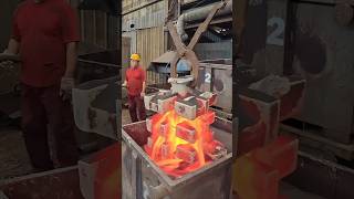 Quenching process of high chromium alloy hammer head of crusher [upl. by Htenaj506]