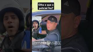 O que acha da atitude do policial [upl. by Suoivatnom481]